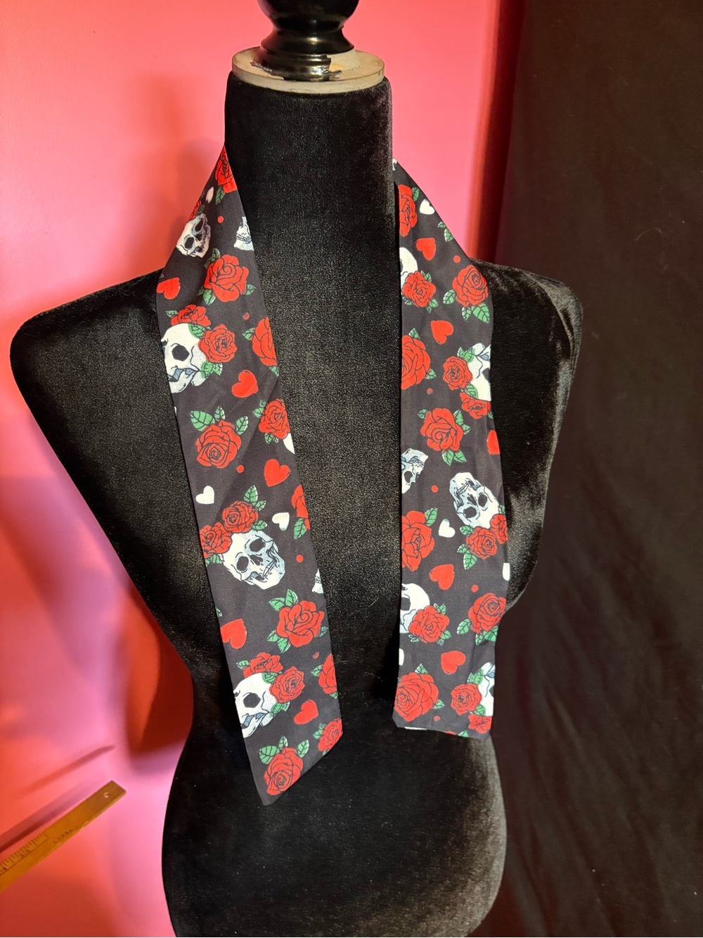 Skull & Rose Print Twilly Scarf in Black and Red